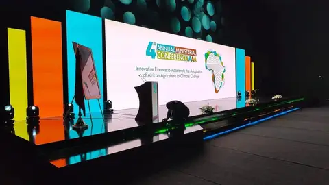 scene et ecran led dans une conference 3